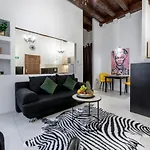 Niko, Apartamento *