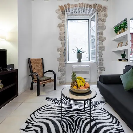 Niko, Apartmán *