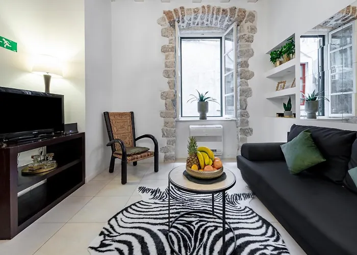 Niko, アパート *