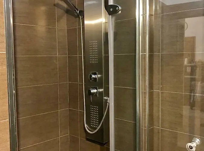 Niko, アパート *